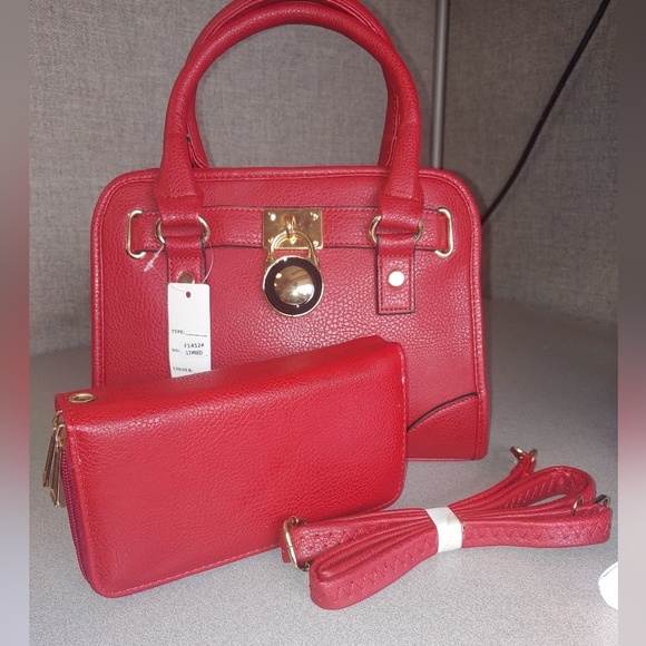 Red Handbag/Purse with Matching Double Zip Wallet and Shoulder Strap - Picture 1 of 5